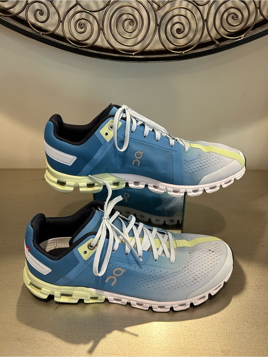 On Running Shoes - On Running Women's Shoes in Blue & White